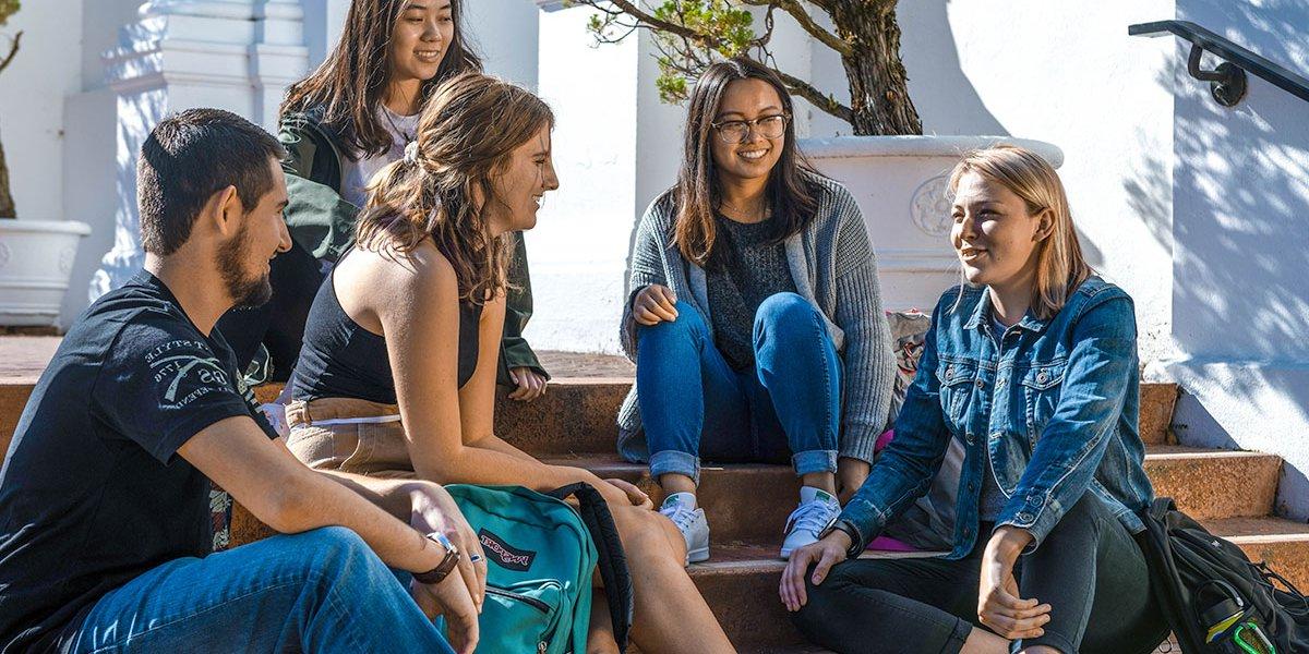 Students hangout at steps of SMC building